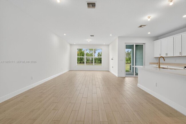 Building Photo - 3585 NW Solange Ct