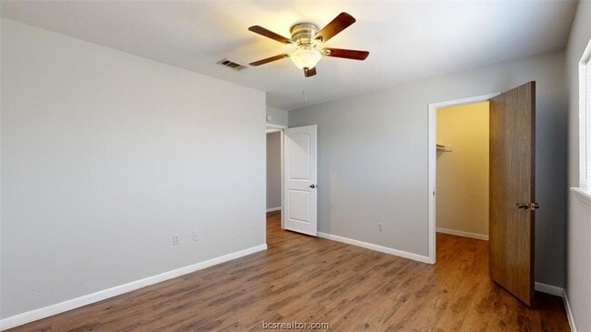 Building Photo - 2803 Longmire Dr