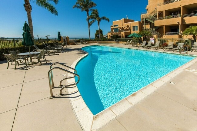 Building Photo - Major Ocean & Lagoon Views from this Beautiful 2 Master Bedroom + Den Ocean Pointe Condo!