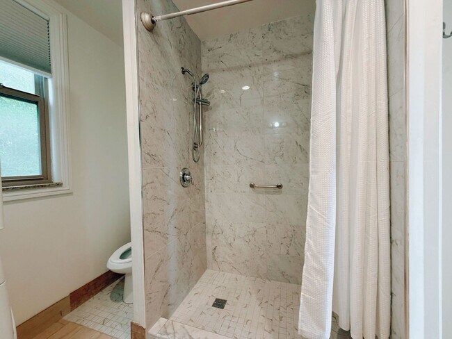 Building Photo - Spacious 6 Bed in Carlsbad with Ocean Views and Roof Top deck, 1 mile to the Beach!!