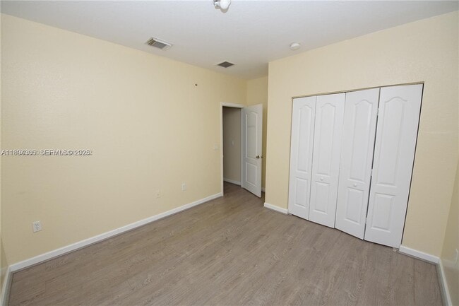 Building Photo - 174 NE 32nd Terrace