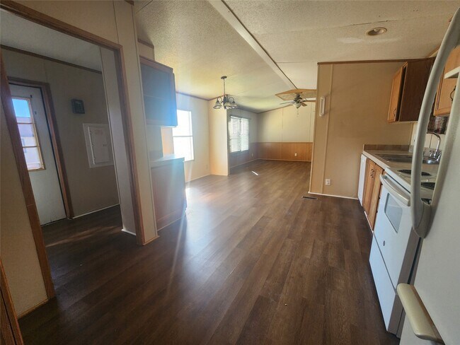 Building Photo - 21337 W Knox Dr