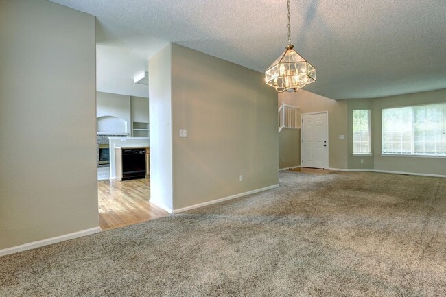 Building Photo - Castle Rock Founders Village Single Family 4BD/3BTH/3-Car (~2100 FSF)