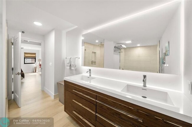 Building Photo - 1201 S Ocean Dr