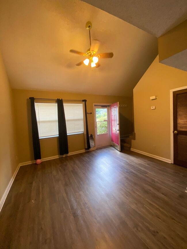 Primary Photo - 2 Bedroom 2 Bath Townhouse