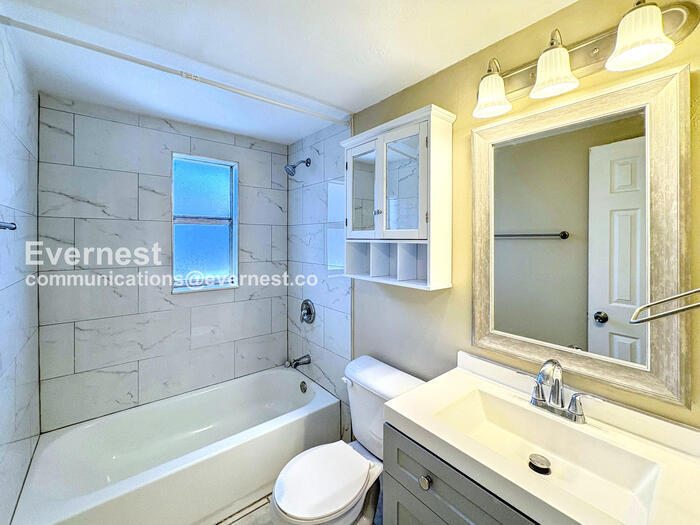 Building Photo - 12423 Old Morris Bridge Rd