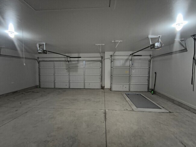Building Photo - 2832 Wild Rose Ln