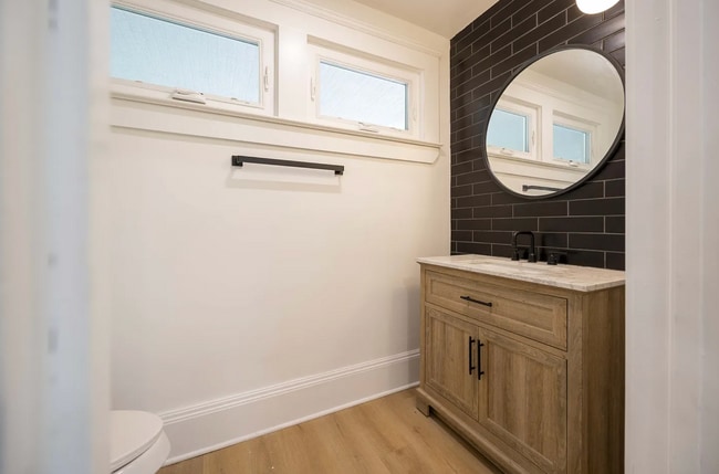 Building Photo - 1496 E 107th St