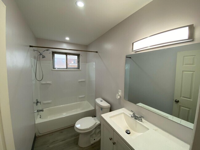 Building Photo - Renovated 3 Bed Single Family Ranch Home o...