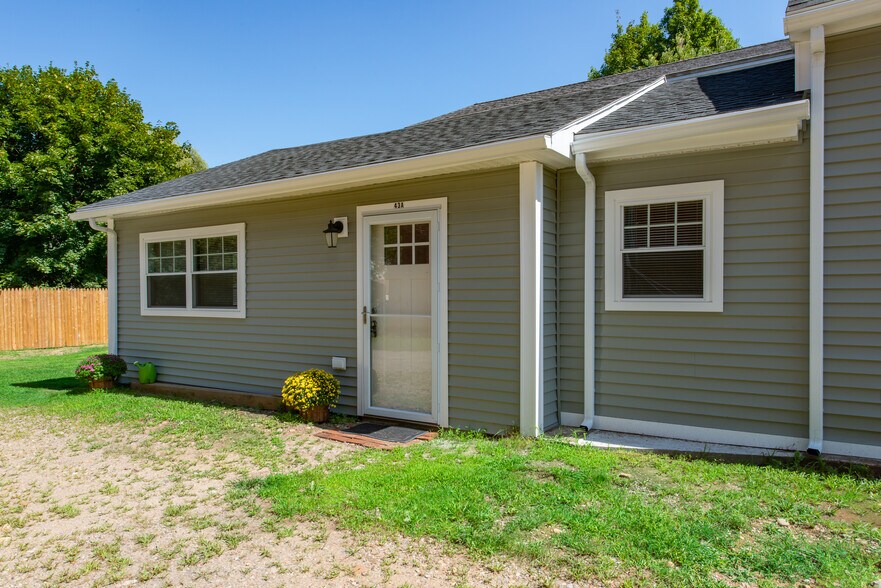 Building Photo - 43 Main St