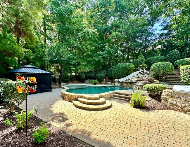 Building Photo - 1008 Medinah Ct