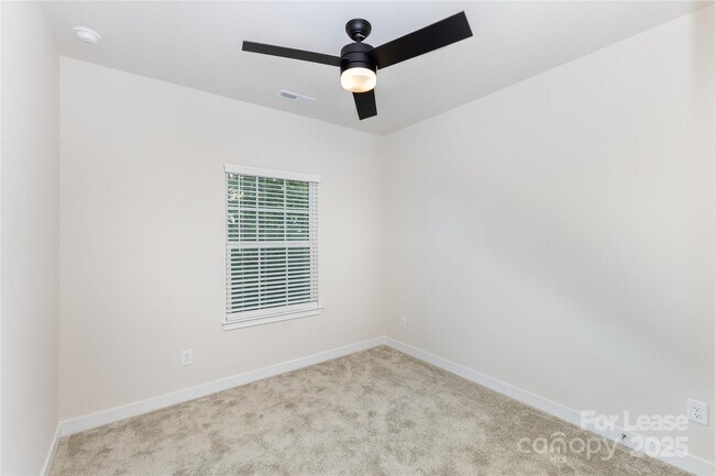Building Photo - 306 New Gallant Dr