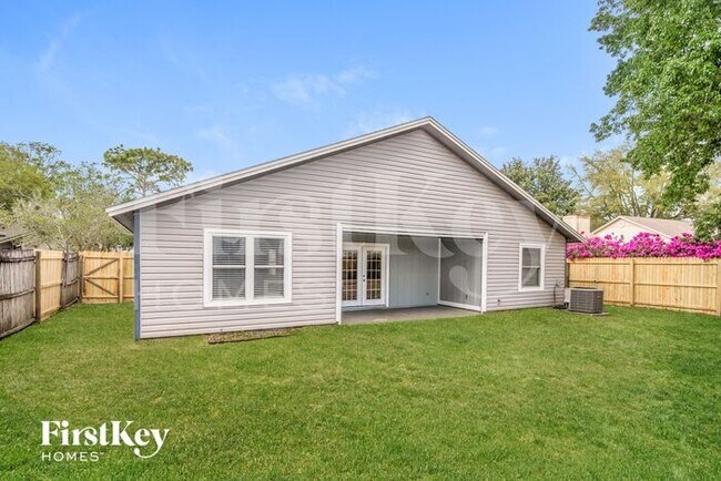 Building Photo - 8450 Sugartree Dr