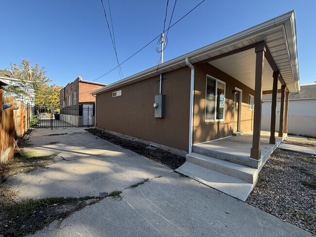 Building Photo - 516 S 900 W
