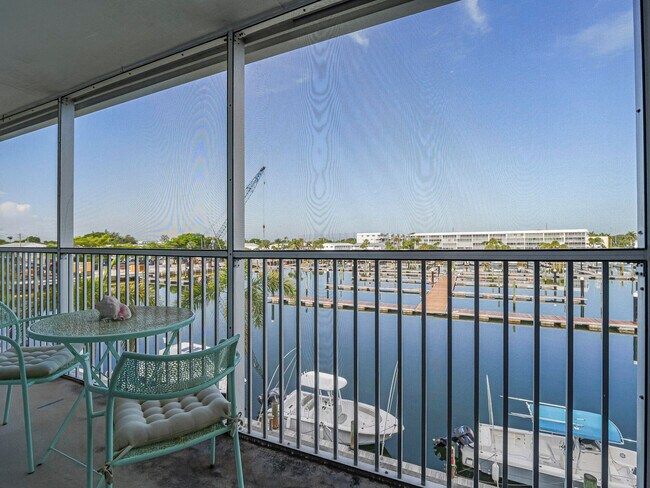 Building Photo - 37 Yacht Club Dr