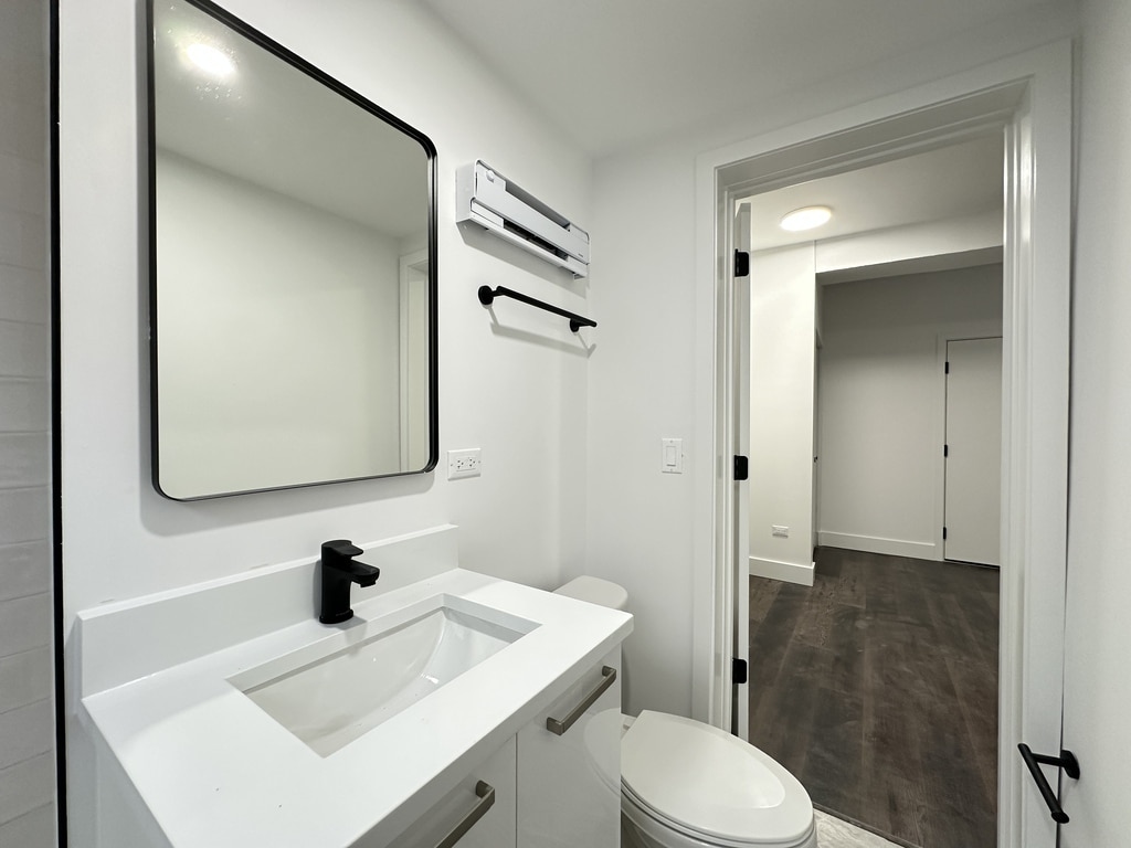 Building Photo - 1555 W Hollywood Ave