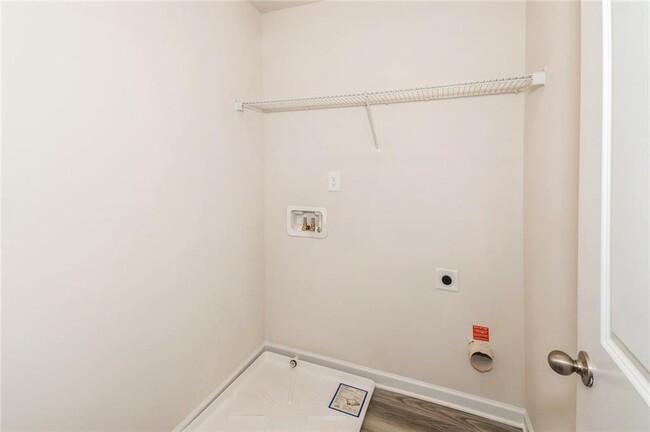 Building Photo - 605 Mackenzie Cv