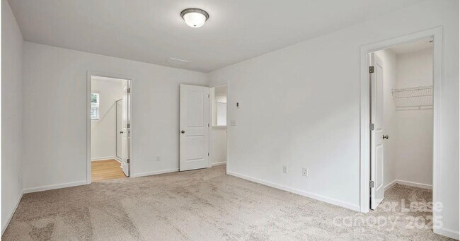 Building Photo - 11028 Wickenden Wy