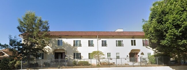 Building Photo - Michel Apartments