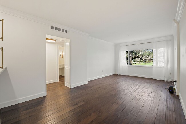 Building Photo - Beautiful, one-of-a-kind Park Avenue COndo