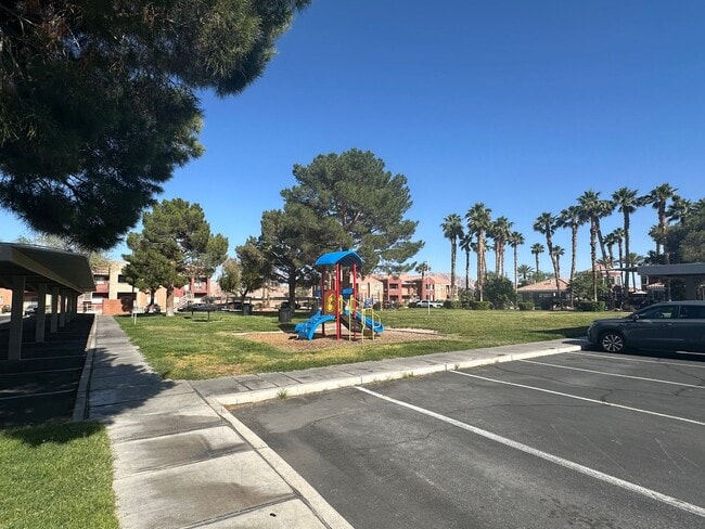 Building Photo - NE Near Nellis! Gated! Community Pool, Spa...