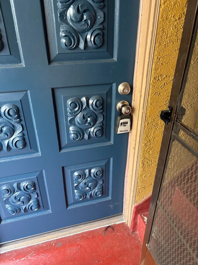 Building Photo - 12711 Matteson Ave