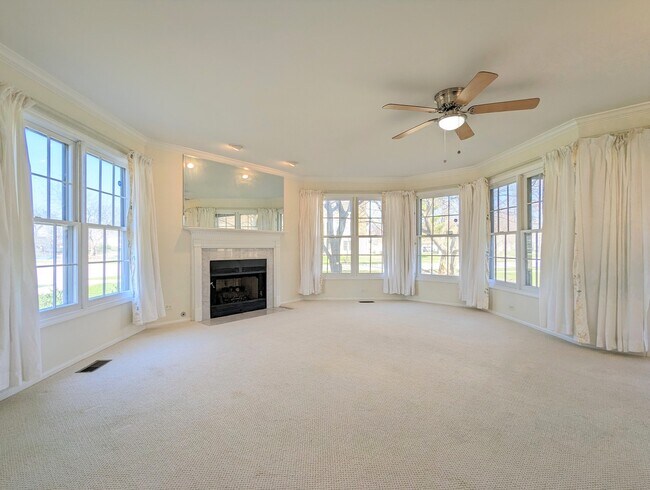 Building Photo - 309 Willow Pkwy