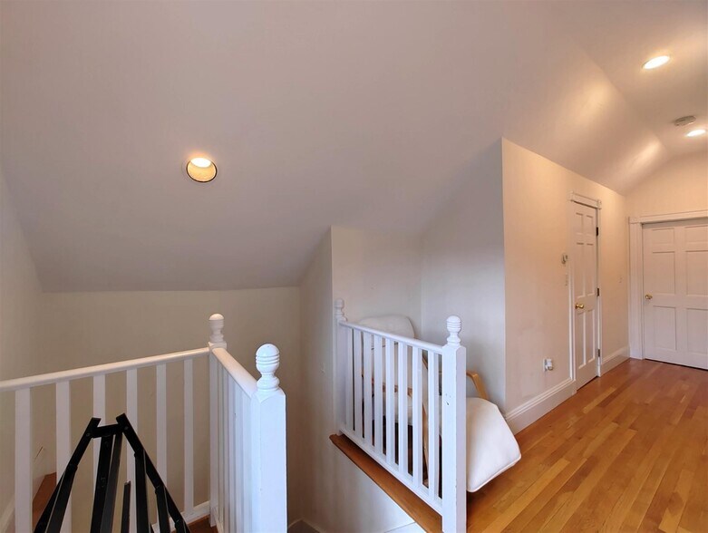 Building Photo - 207 Boston Ave