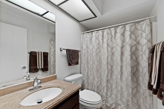 Building Photo - This beautifully appointed 3-bedroom, 2-bathroom condo seasonal rental Located in Leisure World A...