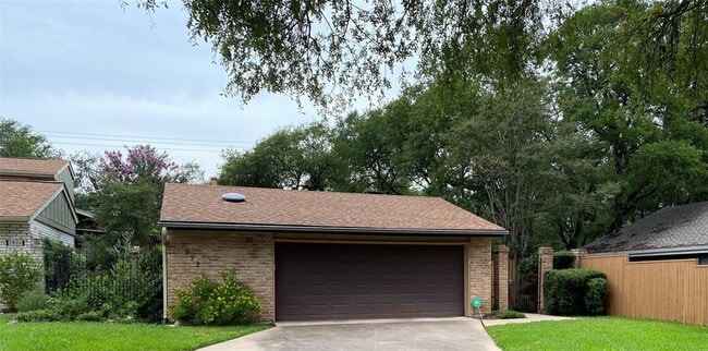 Building Photo - 7922 Ridgeline N