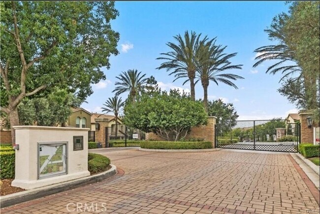 Building Photo - 15723 Parkhouse Dr