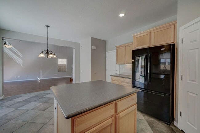 Building Photo - 2143 W Marconi Ave