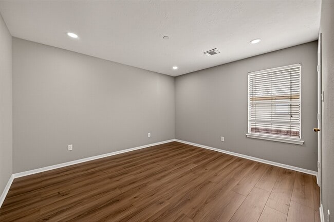 Building Photo - 1806 Coretta Ct