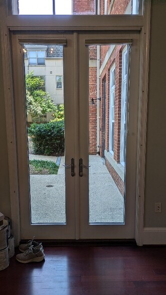 Building Photo - 2035 2nd St NW