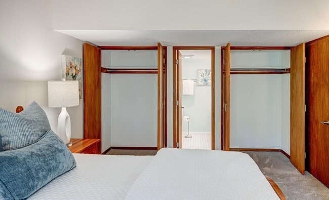 Building Photo - 546 Great Elm Way