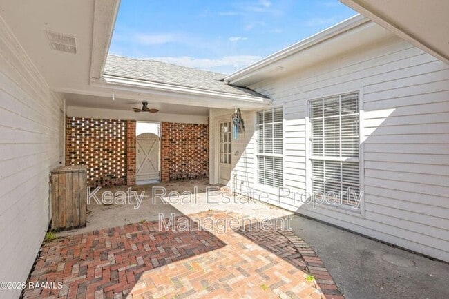 Building Photo - 313 Wallingsford Cir