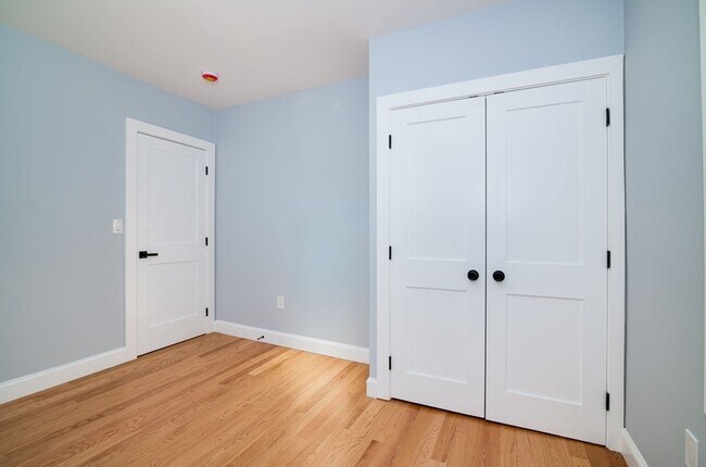 Building Photo - 43 Tainter St