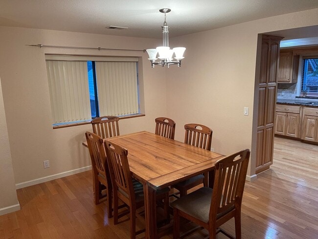 Building Photo - Magalia 2 bed 2 bath home with bonus room. Attached garage, private backyard