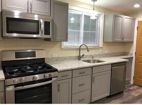 Kitchen - 927 Jancey St