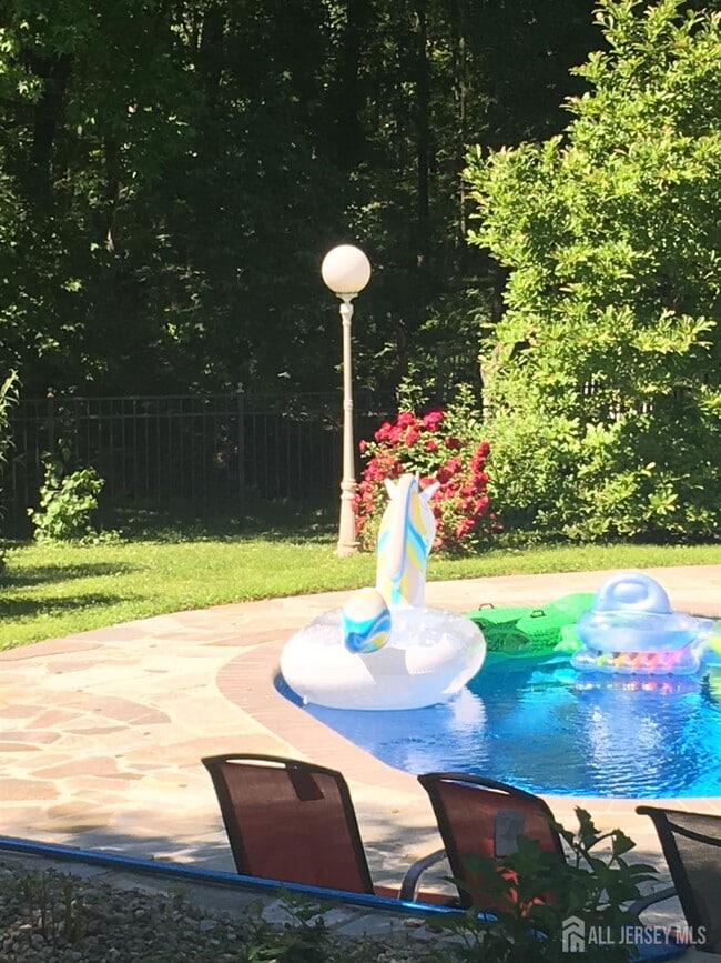 Building Photo - 124 Taylors Mills Rd