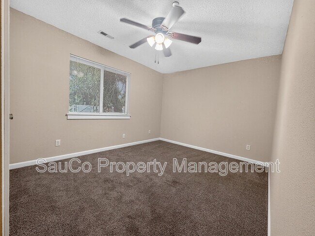 Building Photo - 1109 NE 106th Ave