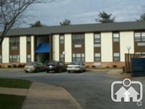 Building Photo - Sunset Hargraves Ridgely