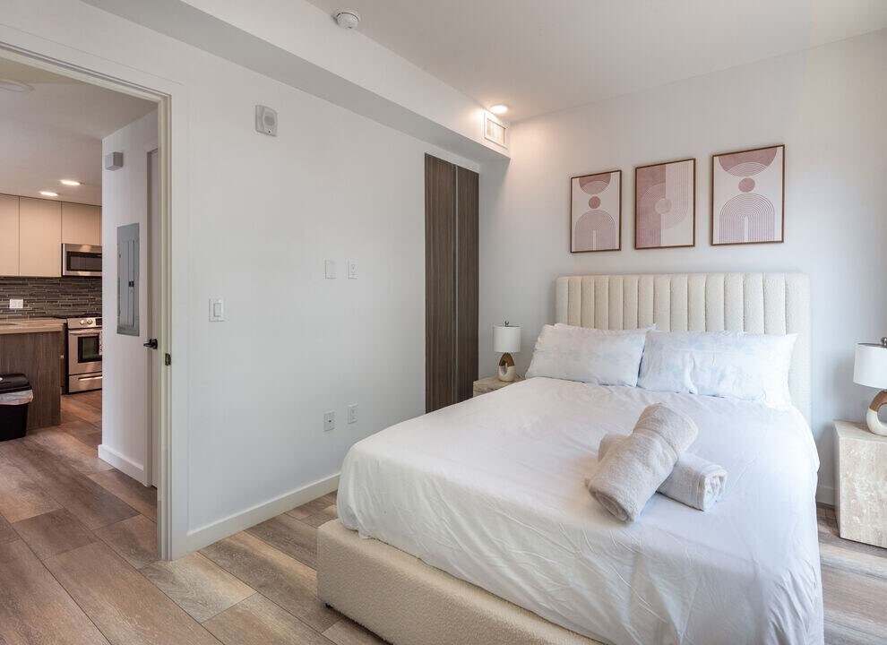 Building Photo - 1070 S Bedford St