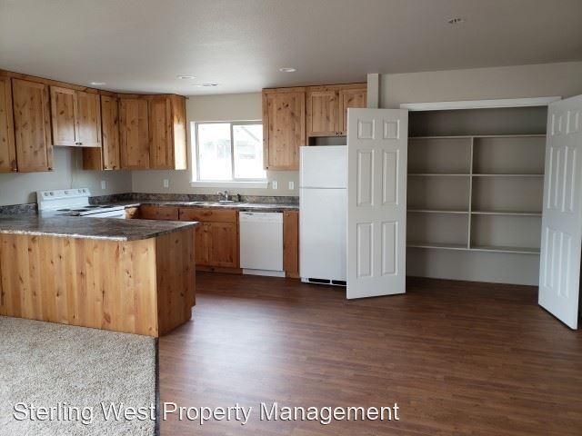 Building Photo - 249-261 Hiatt Ln