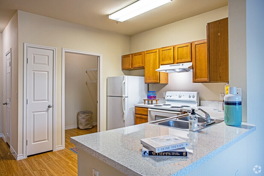 Mariposa Apartment Homes at River Bend 121 River Bend Dr