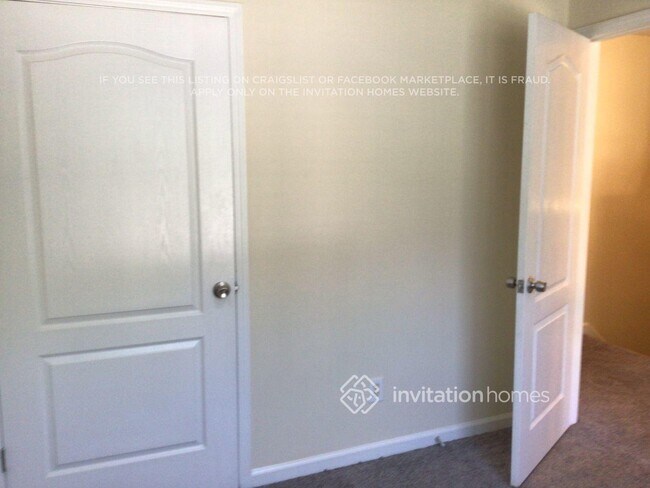 Building Photo - 4375 Red Rock Point