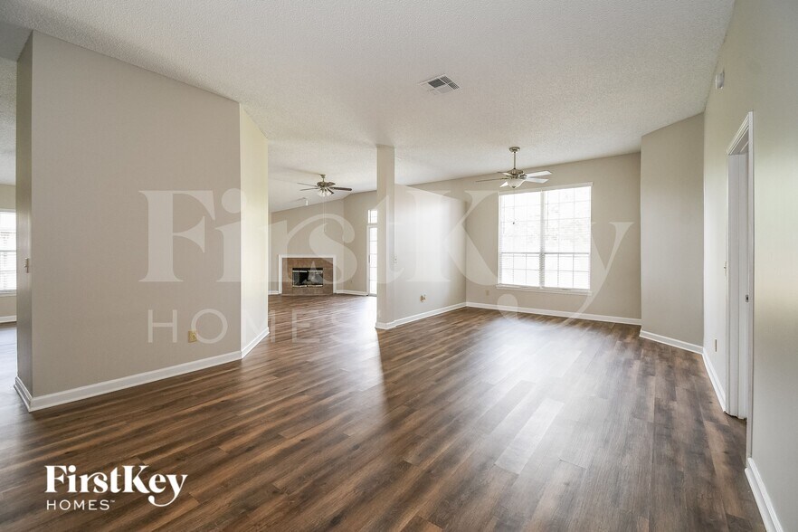 Building Photo - 4333 Pebble Brook Dr