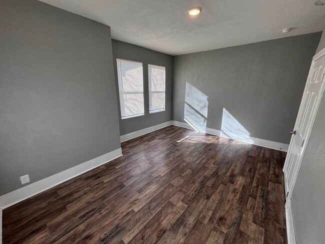 Building Photo - 1801 11th St