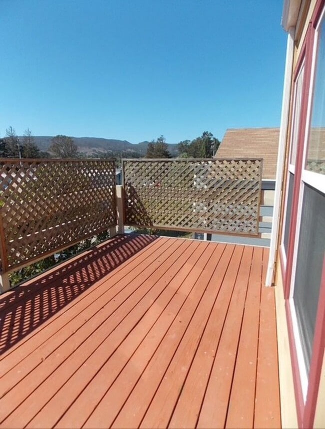 Building Photo - Charming 2 Bed Single Level Detached Condo