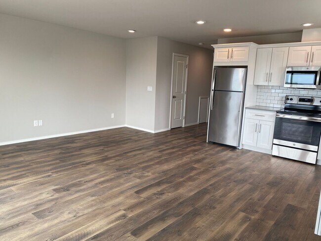 Building Photo - Apple Casitas Condominiums
